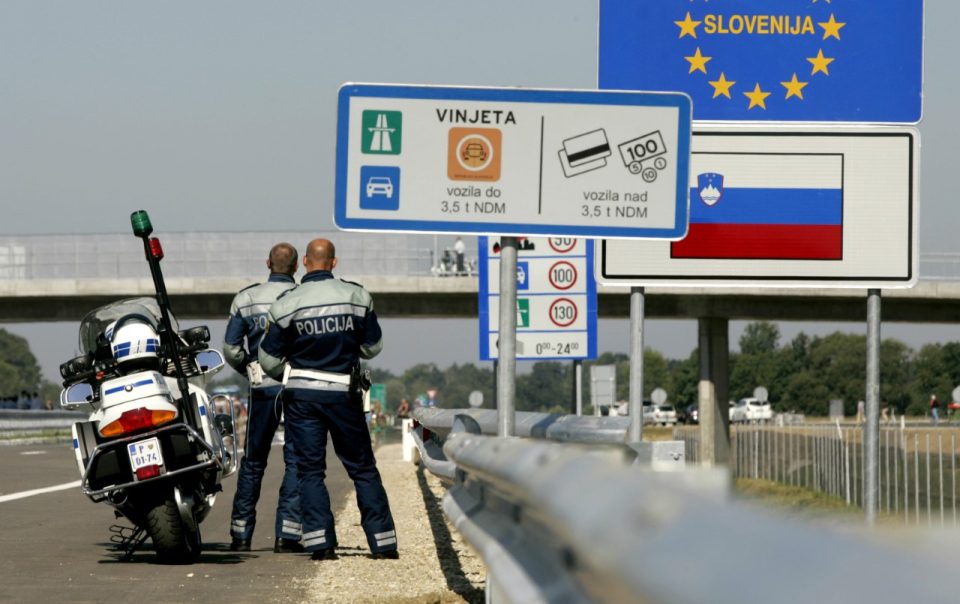 Словенија воведува полициски контролни пунктови во близина на границата со Хрватска