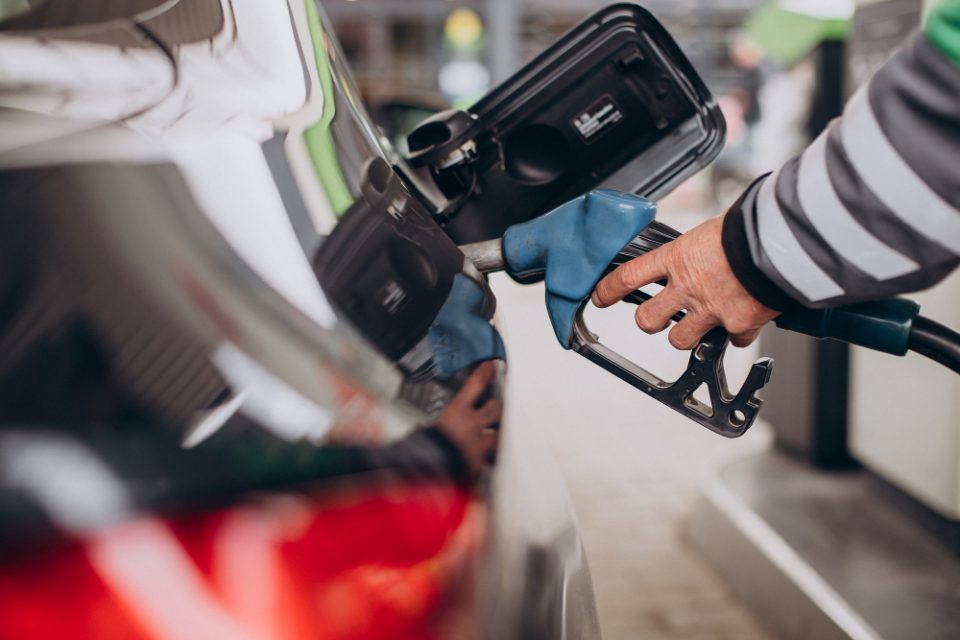 Нови цени на горивата од полноќ, бензинот ќе биде поскап