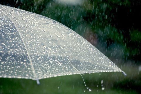 НОСЕТЕ СИ ЧАДОР: Поројни дождови и следнава недела, еве кога се очекува стабилизирање на времето
