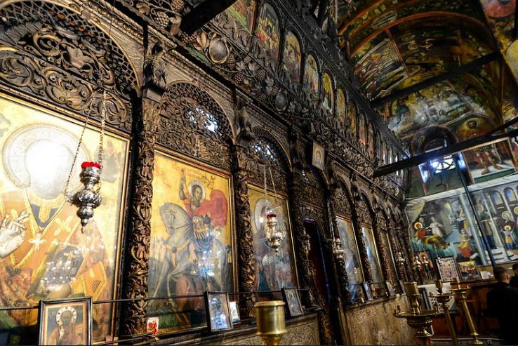 Се празнуваат Св. маченик Терентиј и маченичка Параскева