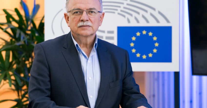 Шефот на еврогрупата на СИРИЗА си поднесе оставка и заминува од партијата
