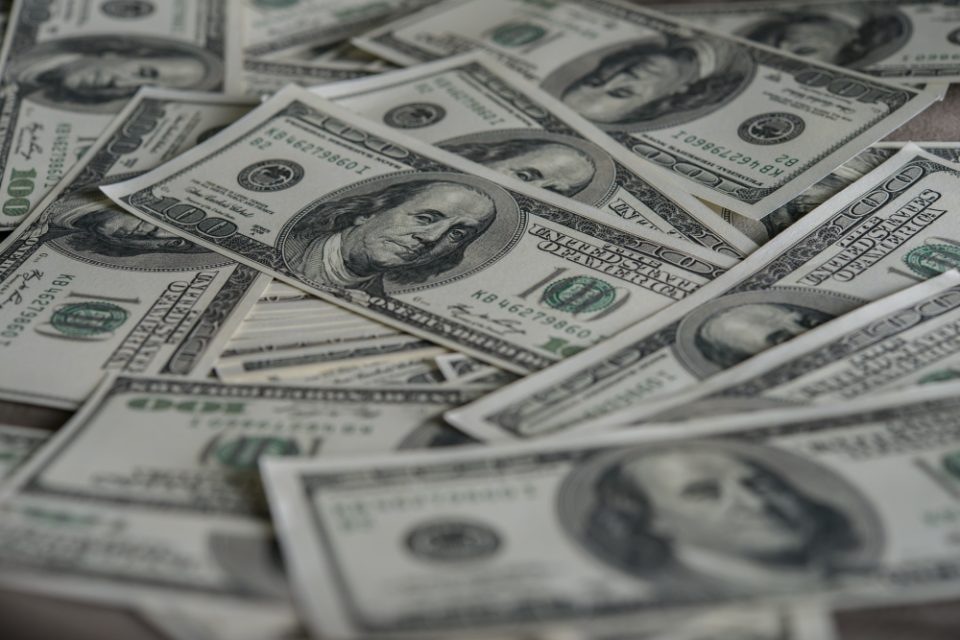 Доларот падна на најниско ниво од септември