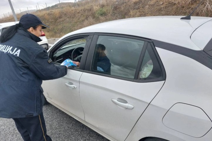 Од среда мора да носите задолжителна зимска опрема за возилата, полиција едуцира на терен