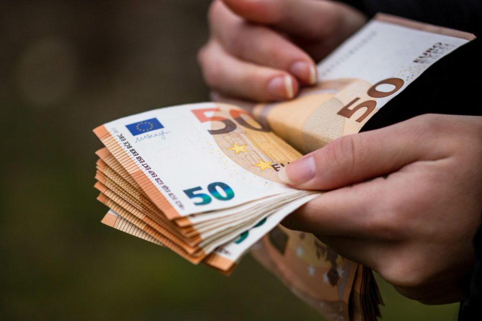 Просечната плата во Хрватска 1.156 евра
