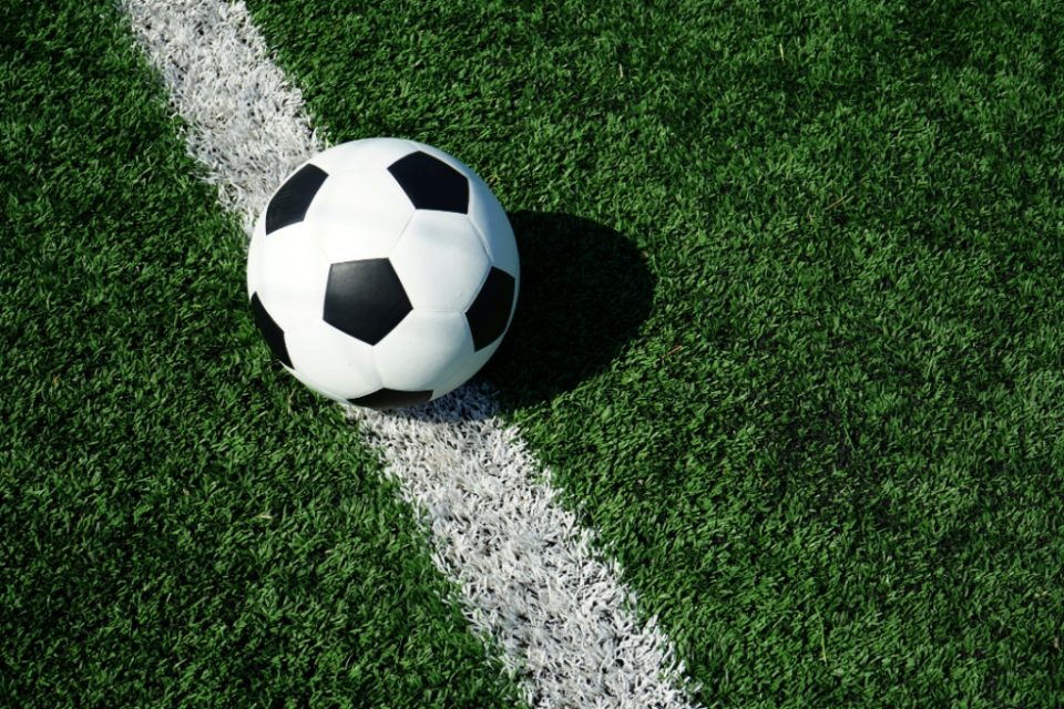 Драма на фудбалски натпревар во Кисела Вода: Четворица играчи нападнале противнички играч
