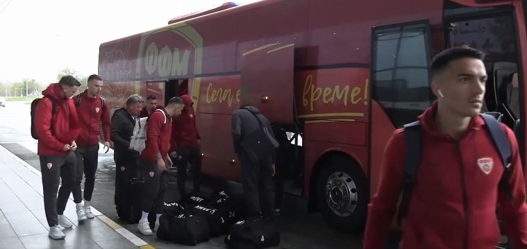 ВИДЕО: Македонските фудбалери отпатуваа за Рим