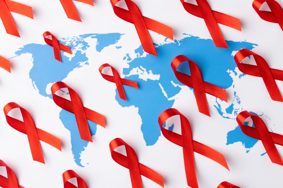 Над 110.000 луѓе се заразиле со ХИВ во Европа минатата година