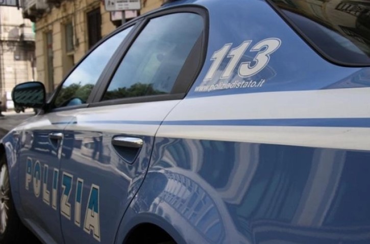 Полицијата запрела 103 годишна жена среде ноќ бидејќи возела пребрзо – кога дознале каде одела и го заплениле автомобилот и ја вратиле дома со полициско возило!
