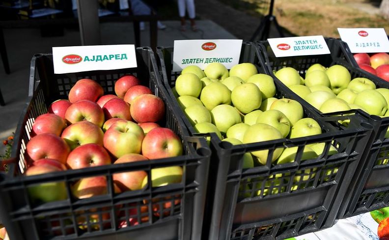 Исплатени се 99.743.74 денари за предадени јаболка