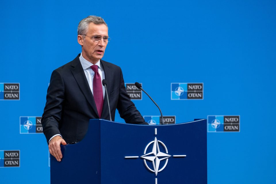 НАТО повика да се обезбеди дополнителна финансиска поддршка за Украина и го поздрави напредокот по приемот на Шведска во Алијансата