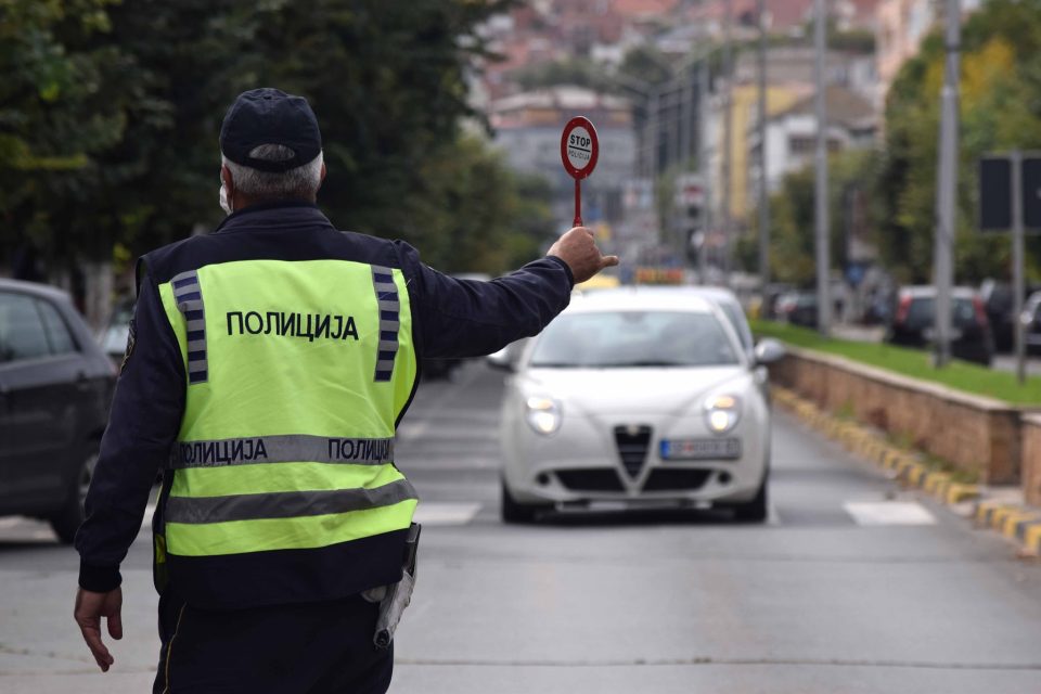 243 сообраќајни прекршоци во Скопје, 66 за брзо возење