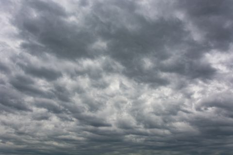 ЦУК: Околу Качаничка Клисура и Скопска Црна Гора значително нестабилна облачна маса