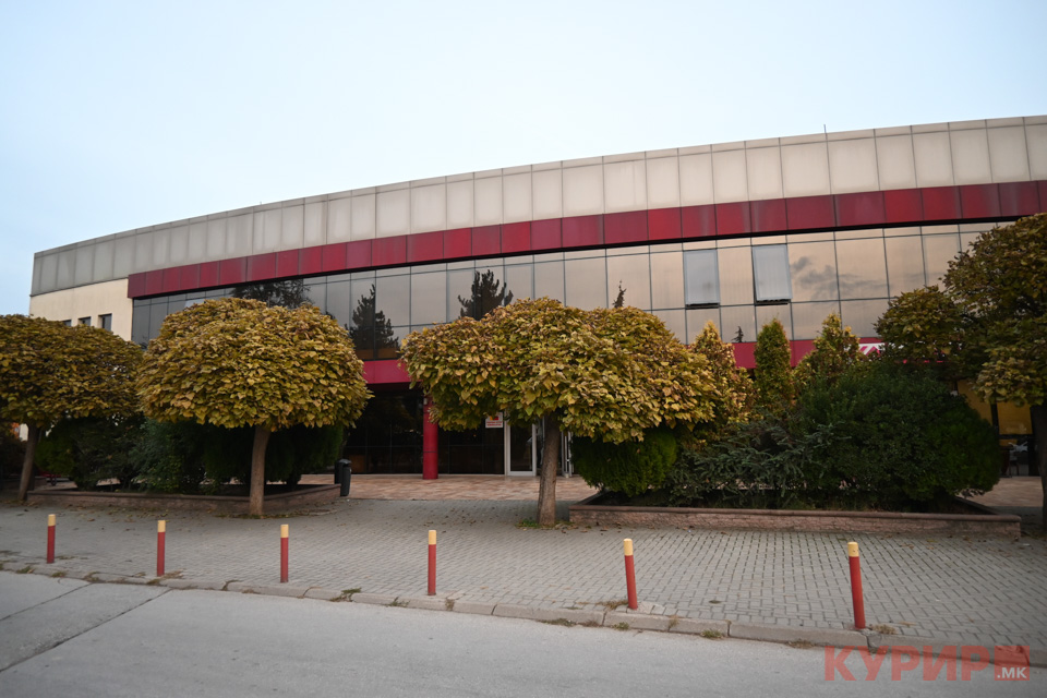 Костовски: Бутел добива поликлиника