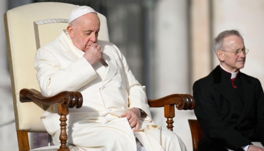 Ватикан: Не, папата Франциск не ја повика Украина да се предаде