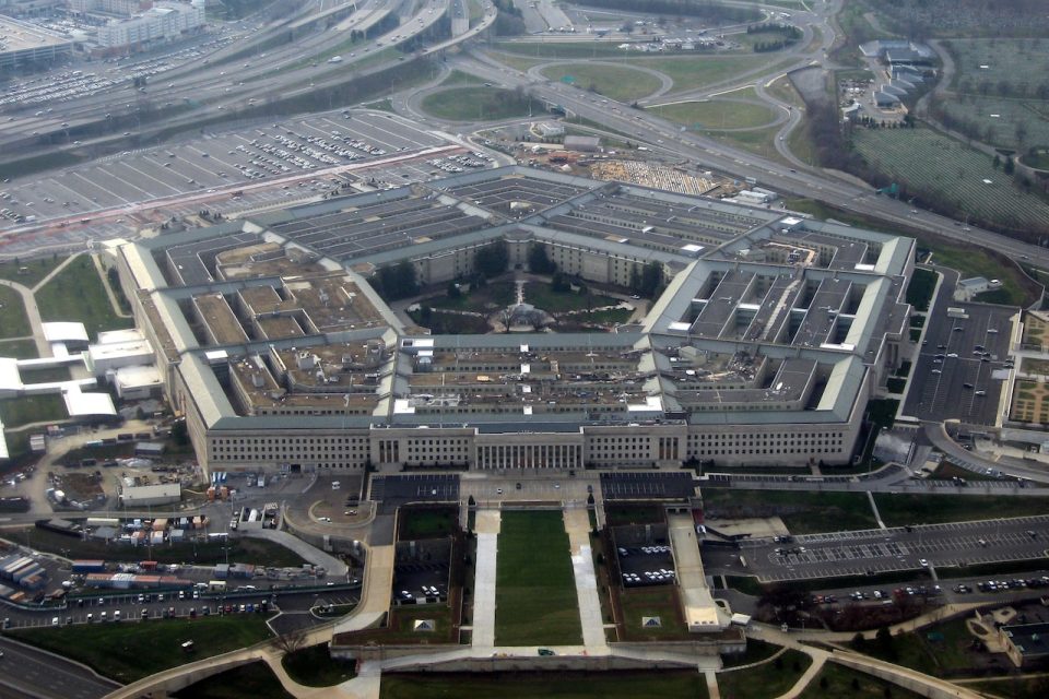 Пентагон: Американски сили соборија беспилотни летала и проектили истрелани од хутите над Црвеното Море
