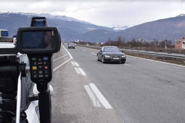 241 санкционирани возачи во Скопје, 45 за брзо возење