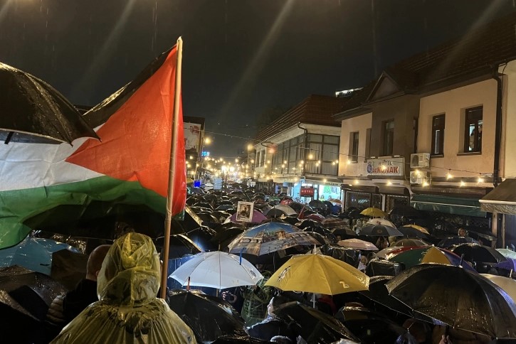 Протестен марш во Скопје за поддршка на палестинскиот народ во Газа, се бара итен прекин на огнот и давање на хуманитарна помош од буџетот на државата
