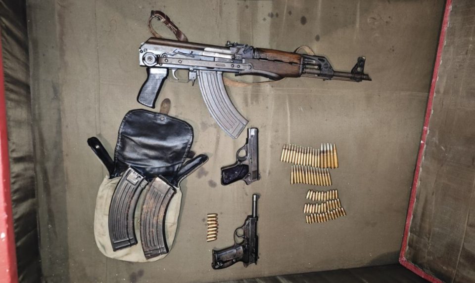Претрес во скопско Семениште, пронајдено оружје и муниција