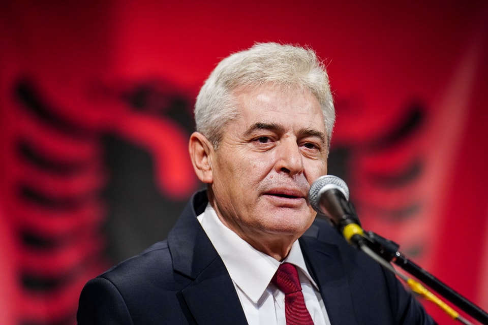 Ахмети на ТВ Топ Чанел-Албанија: Курти се меша во политичката сцена на Албанците