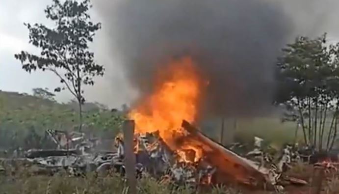 ВИДЕО: Падна авион со политичари во Парагвај, четири лица загинаа!