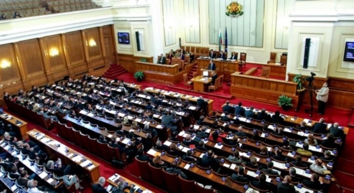 Бугарскиот Парламент ја прифати оставката на владата