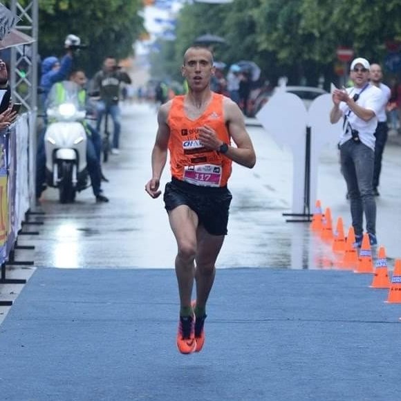 Ивановски за скоро седум минути го подобри македонскиот рекорд во маратон