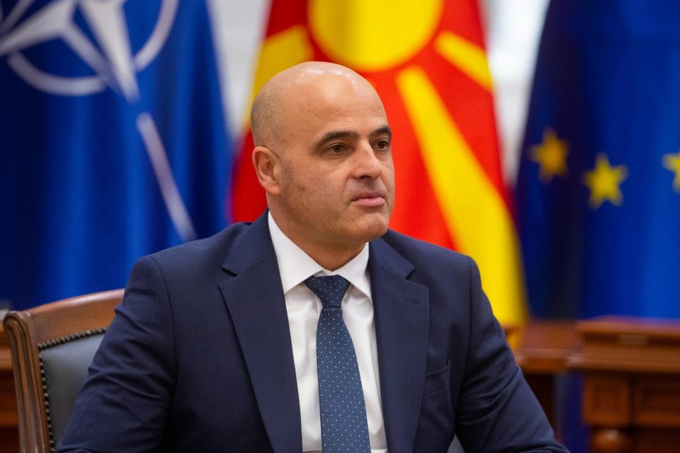 ВМРО-ДПМНЕ: СДС и за премиерската фотелја се пазари, слугата Ковачевски ќе стане за да седне стопанот од ДУИ, Талат