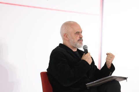 Рама: Треба да разговараме со сите, освен со терористи како режимот на Иран