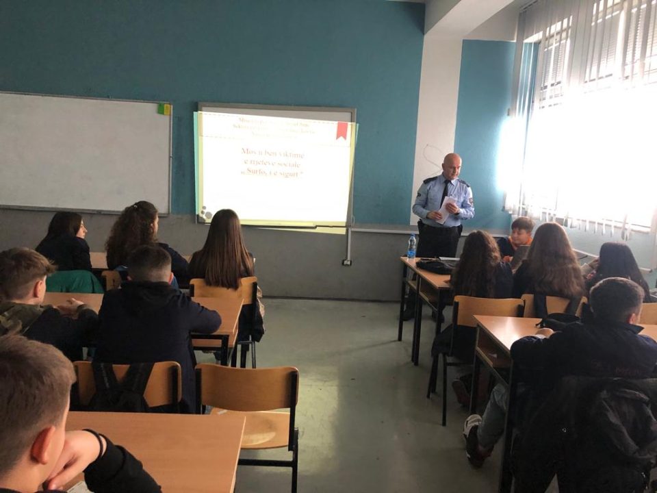 СВР Тетово со едукативно предавање за основци, како да се заштитат од злоупотреби на социјалните мрежи