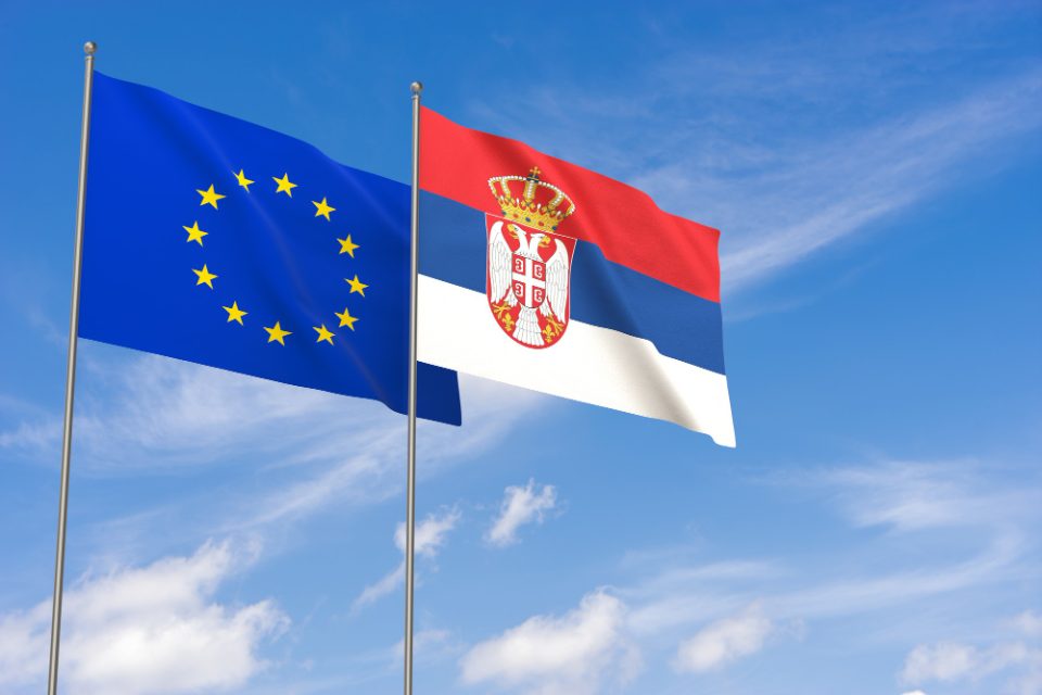 ЕУ ги повикува Србија и Косово да ги исполнат своите обврски