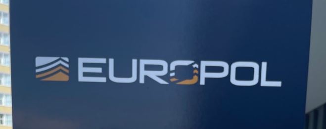 Европол разби руско-евроазиски синџир за перење пари и приведе четири лица