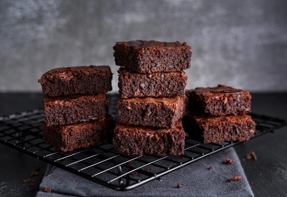 Овие вкусни брауни можат да ги направат и почетници, толку се едноставни (РЕЦЕПТ+ВИДЕО)