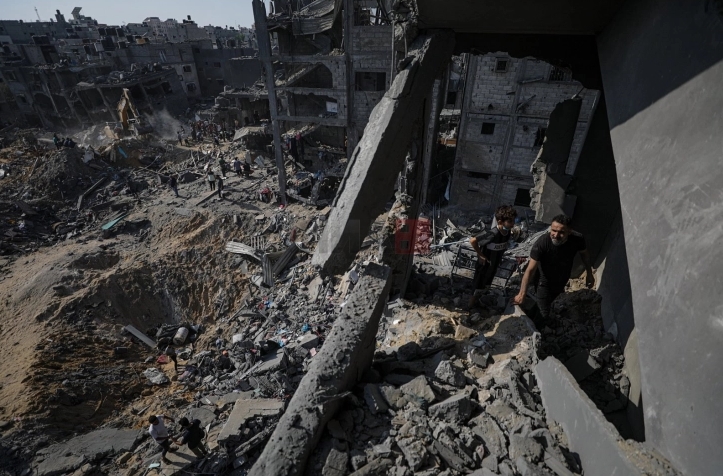 МЗ на Газа: Во израелските напади врз кампот Џабалија загинаа 90 Палестинци