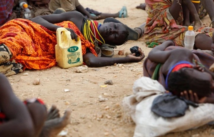 Во Судан, луѓето умираат од глад бидејќи доставувањето храна е оневозможено