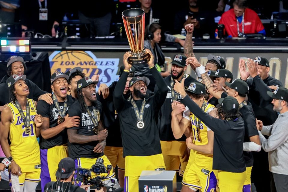 Лос Анџелес Лејкерс е шампион на првиот НБА куп