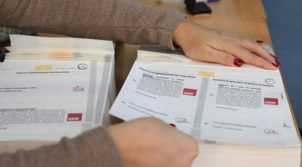 Во Кавадарци отворени гласачките места, се гласа за претседател на државата