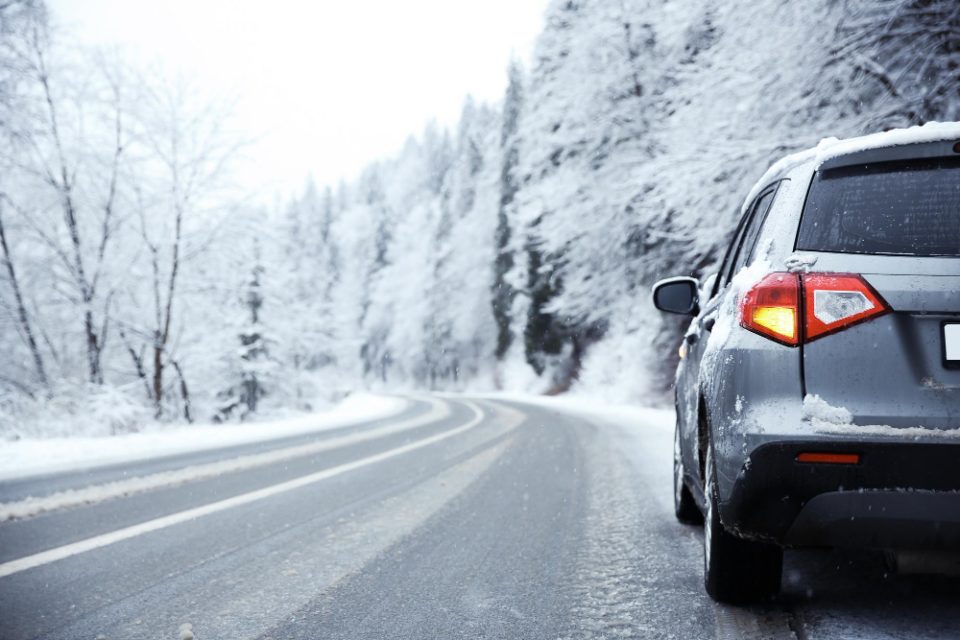 Сообраќајот на патиштата во зимски услови