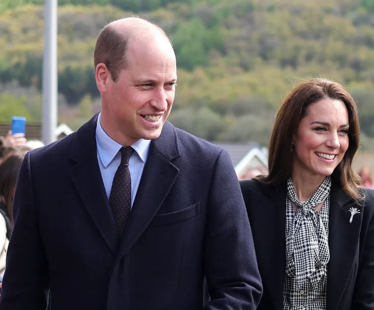 ФОТО: Принцот и принцезата од Велс споделија божиќна честитка со прекрасна семејна фотографија