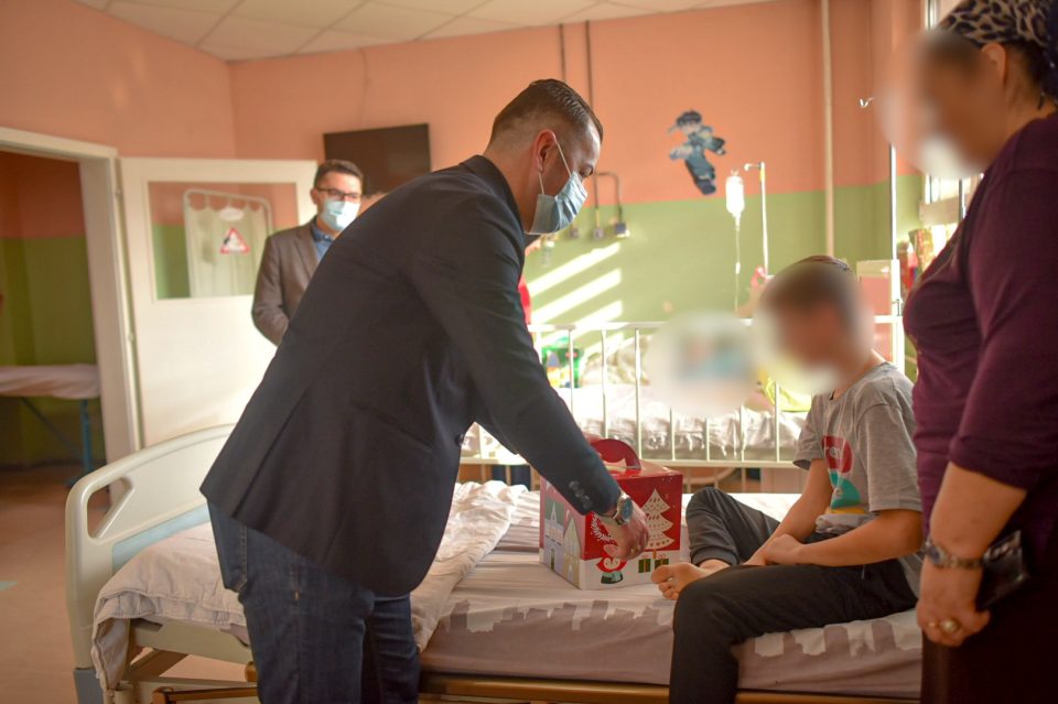 Стефковски во посета на Детска клиника: На дечињата кои се на лекување им посакав да оздрават