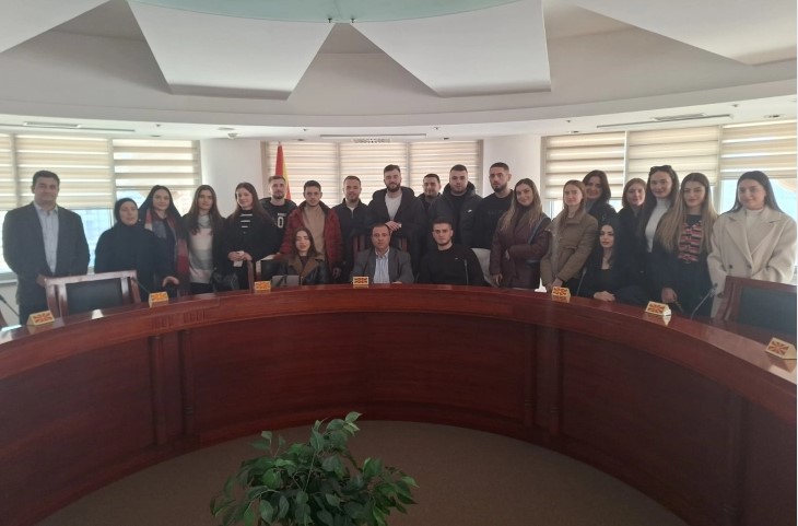 Студенти од Правниот факултет при Универзитетот на Југоисточна Европа во посета на Уставниот суд