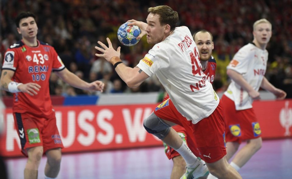 Данска со нова победа обезбеди полуфинале на ЕП