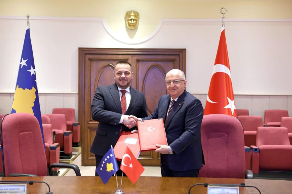Косово и Турција потпишаа рамковен воен договор за продлабочување на соработката