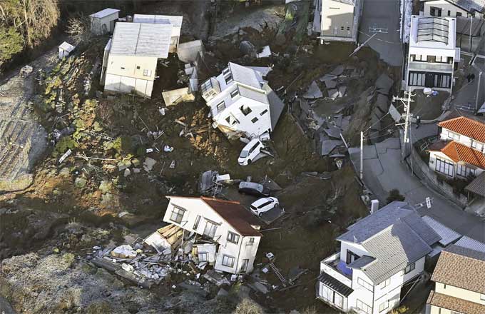 Најмалку 64 загинати во разурнувачкиот земјотрес во Јапонија