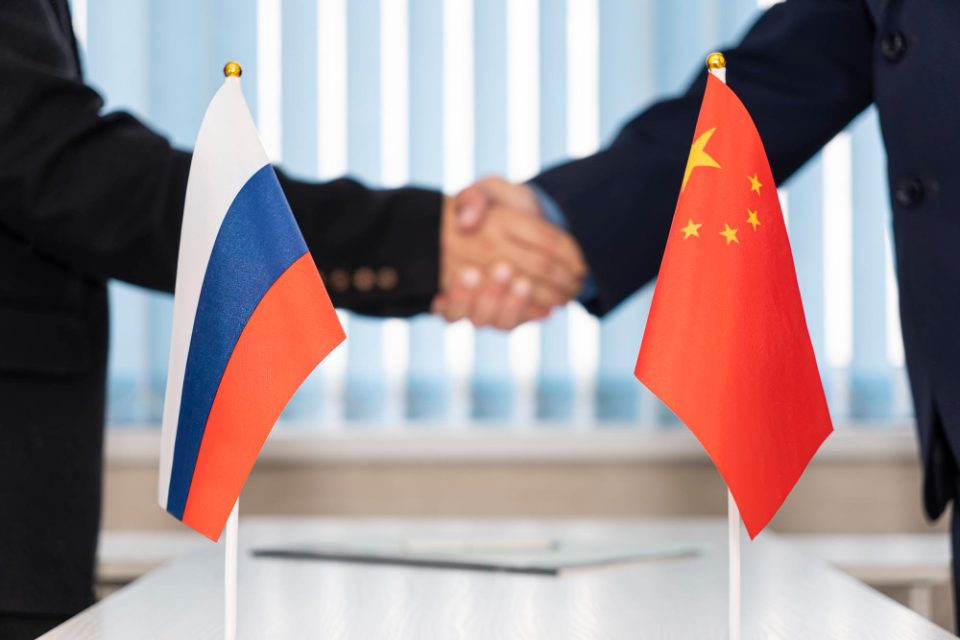 Рекордна трговска размена меѓу Кина и Русија во 2023 година