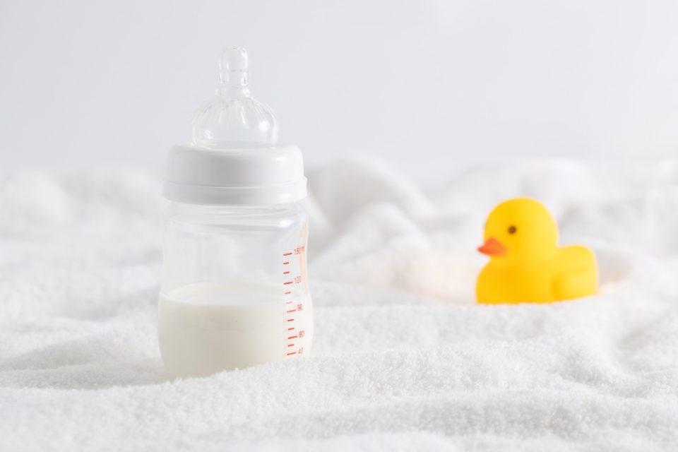 Млекото за бебиња во Грција поскапо и до 213 отсто