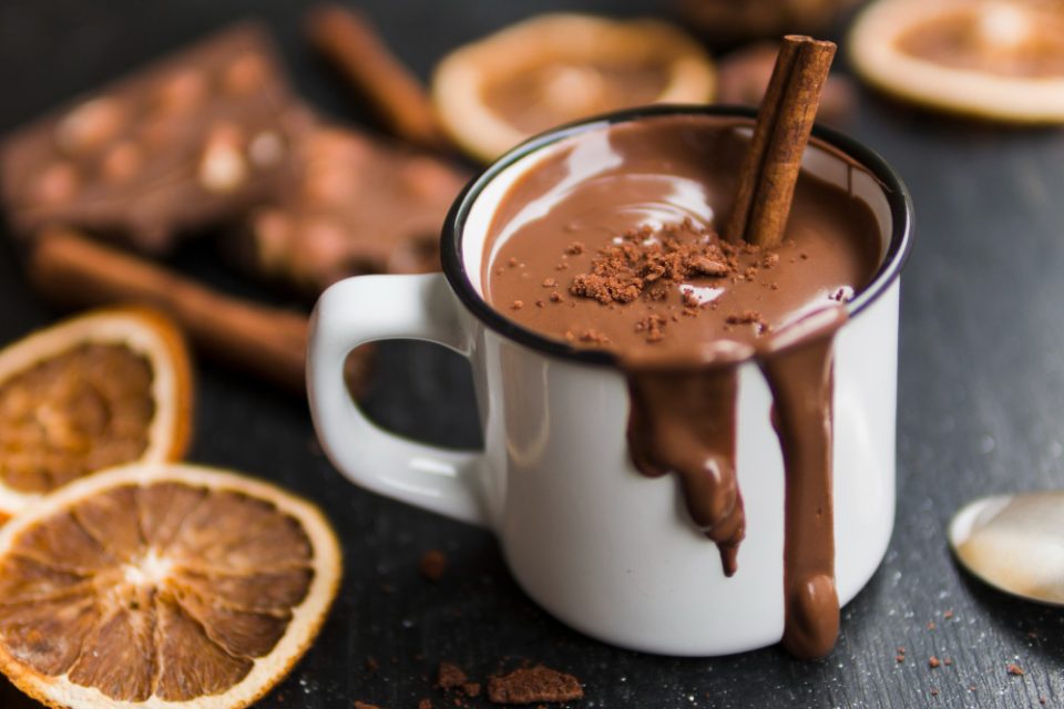 Како Италијанците прават топло чоколадо: Додаваат две состојки кои даваат посебен вкус!