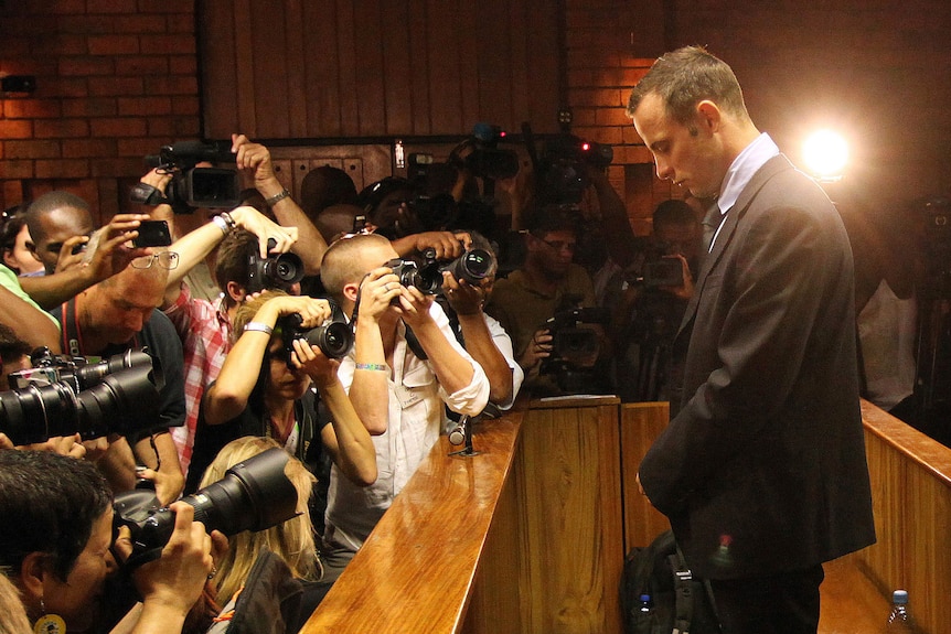Параолимпиецот Оскар Писториус е пуштен на условна слобода