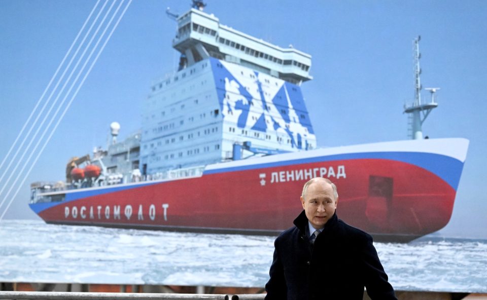 Путин најави нов нуклеарен мразокршач