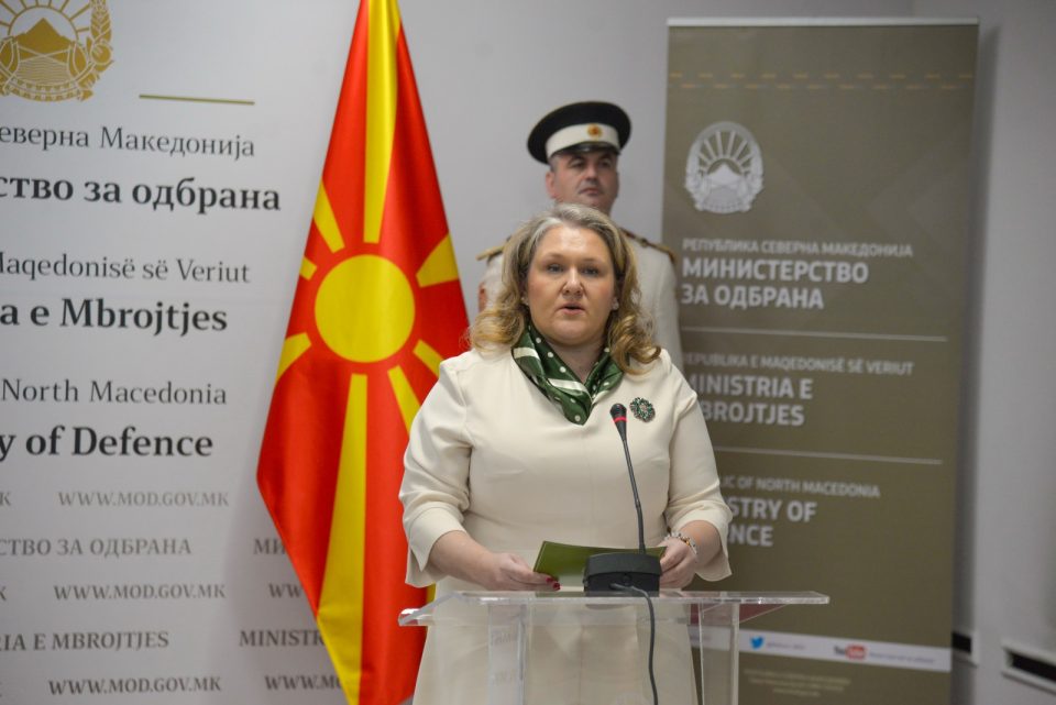 Немаме зголемена безбедносна закана за да го враќаме служењето на воениот рок, вели Петровска