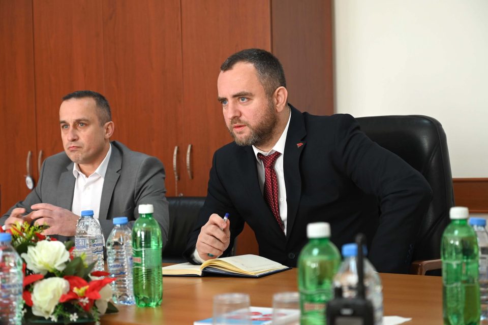 Министерот Панче Тошковски на работен состанок со раководството на СВР Скопје